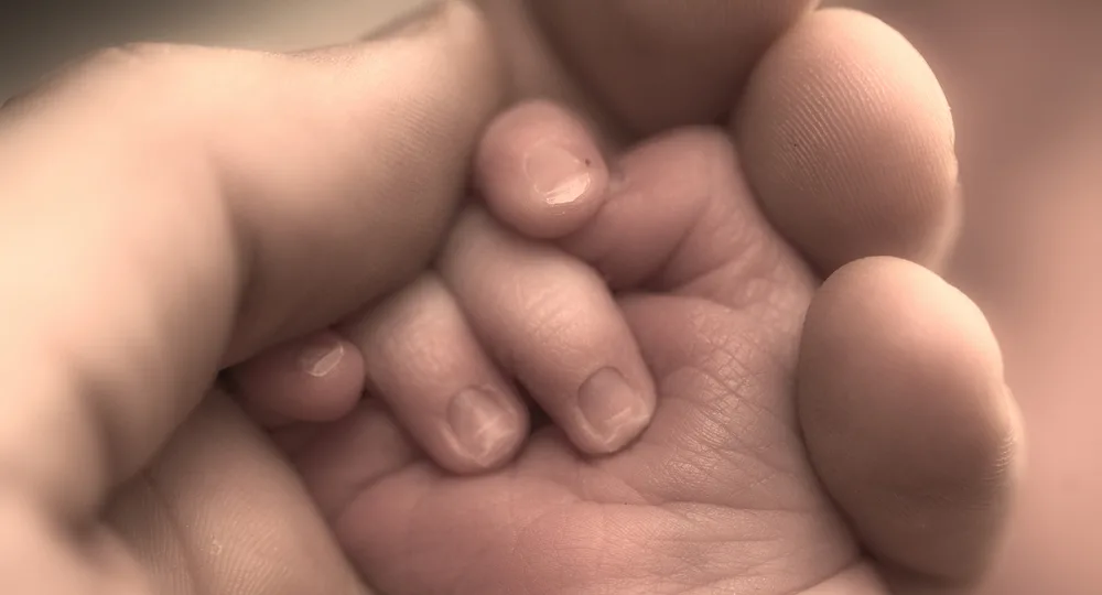 Ръка в ръка - родител и дете
