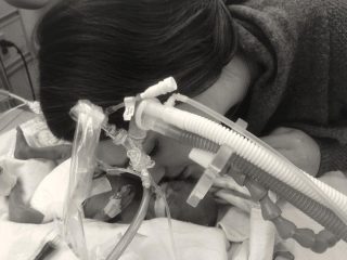 Бебето Франсис в болницата